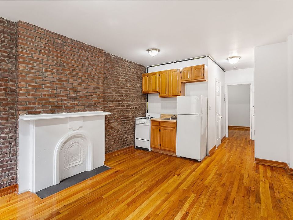 2nd image of 258 W 15th St APT 3RW
