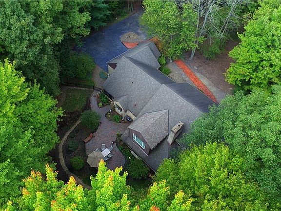 3rd image of 8594 Hidden Hills Dr SE