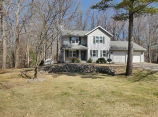 1816 Ives Ln, Suamico, WI 54173