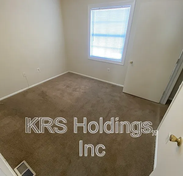 1801 Chicago Ave — Photo 8
