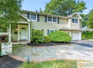 22 Griggs Rd, Cranbury, NJ 08512