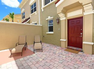 2592 Bella Vista Dr, Davenport, FL 33897