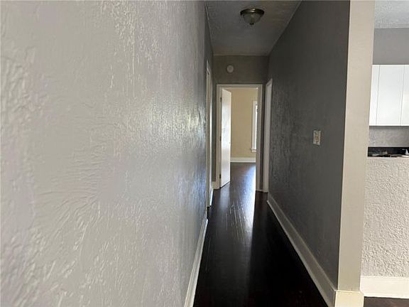 2nd image of 1-1849 Dewey St #1