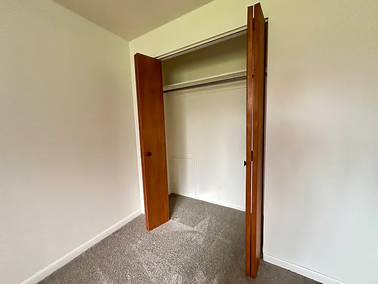 Edgewood Apartments — Photo 20