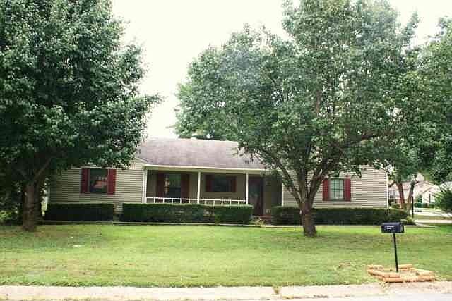 1st image of 13 Whippoorwill Dr