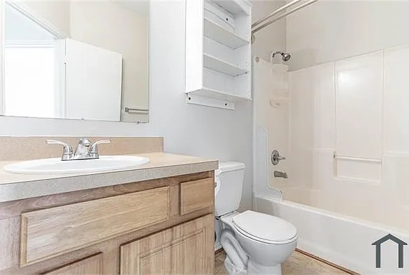 1600 Franklin Ave — Photo 14