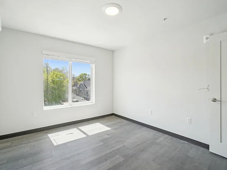 302 N South St #302-1326-500 — Photo 9
