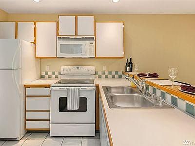 5th image of 515 Newport Way NW APT C5