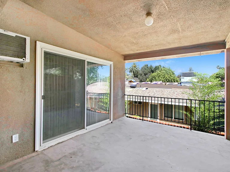 Stillman Apartments — Photo 15