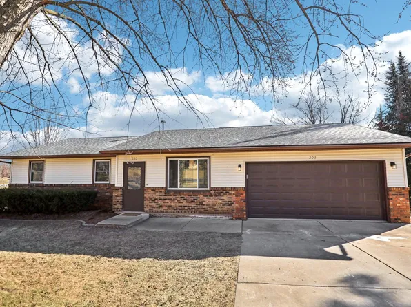 203 Faith Dr, Columbus, WI 53925