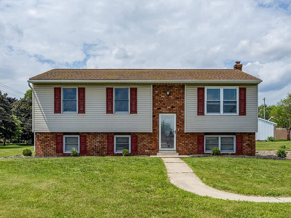 221 W Hamilton Ave