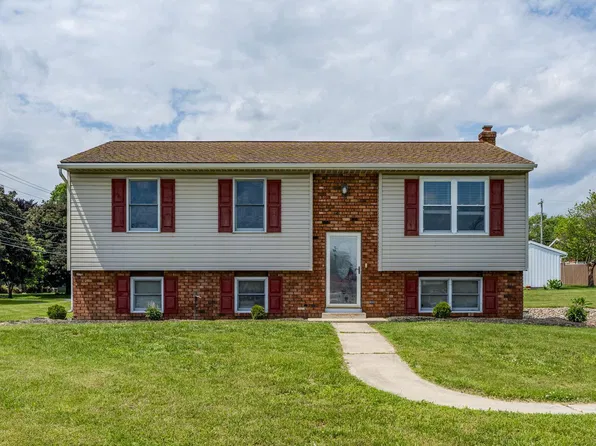 221 W Hamilton Ave, Myerstown, PA 17067