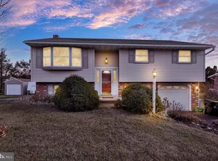 2141 Coventry Rd, Lancaster, PA 17601