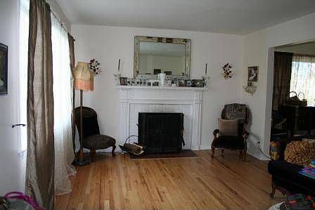 2nd image of 330 S Pleasant Ave