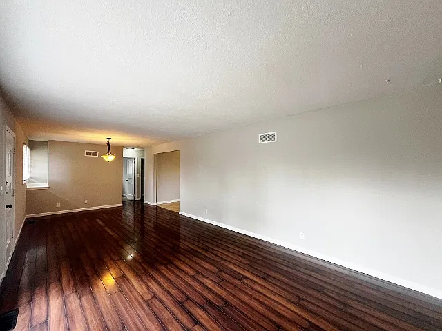 3 bed, 1380 sqft, $1,399 — Photo 3