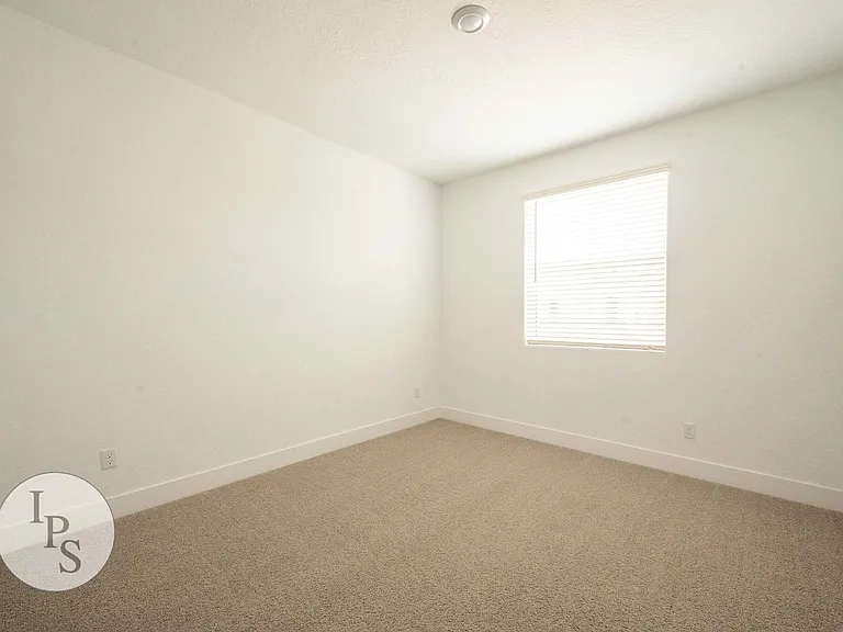 2830 E Tamarind Dr — Photo 20