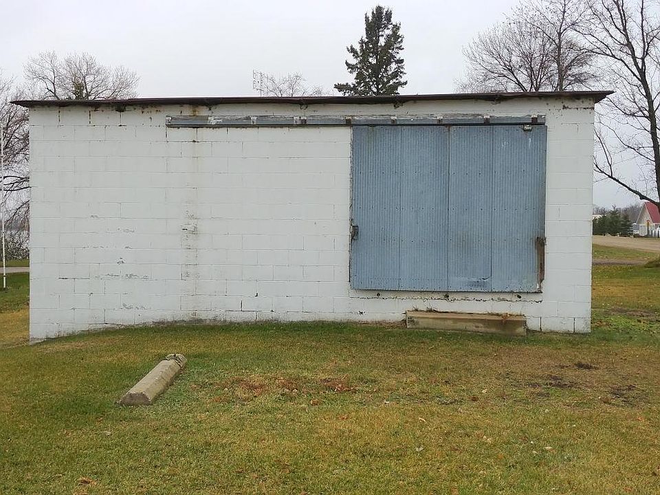 2nd image of 110 W Lake St