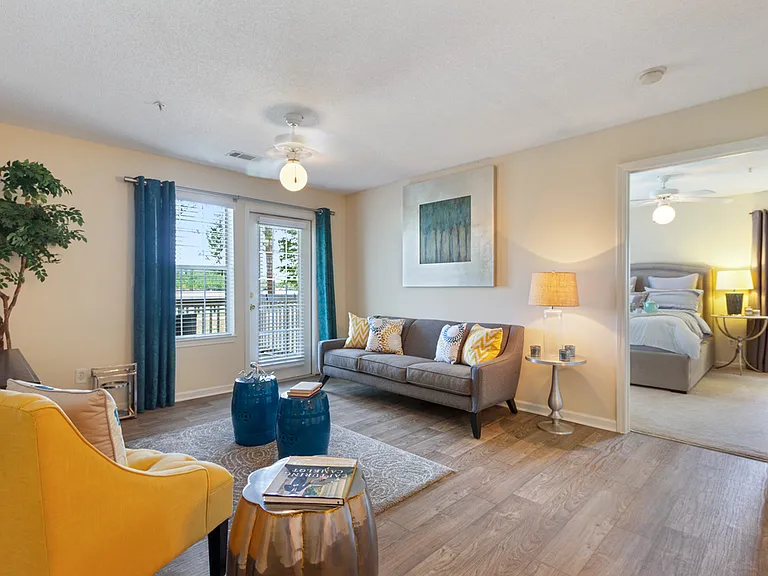 The Retreat at Grande Lake Apartments — Photo 19