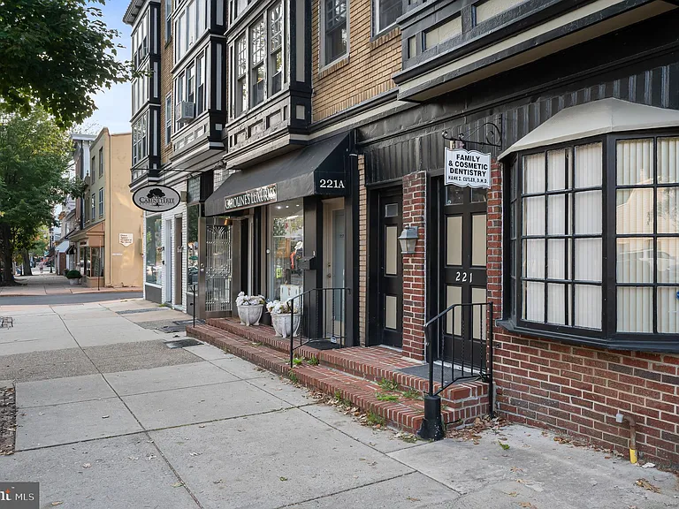 221 Kings Hwy E #B — Photo 22
