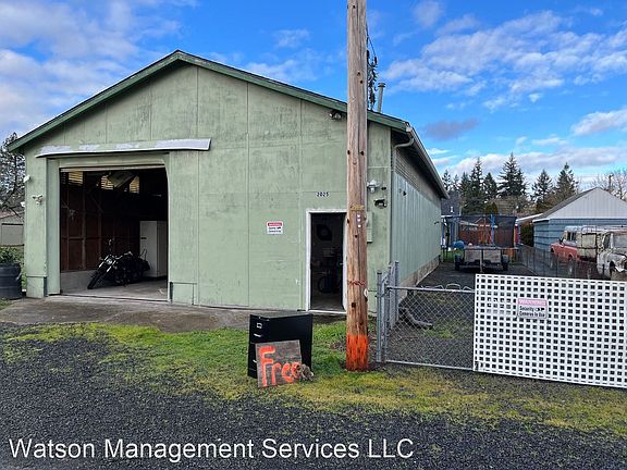 2nd image of 2030 Front Ave NE