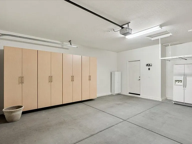 1415 Starling St — Photo 17