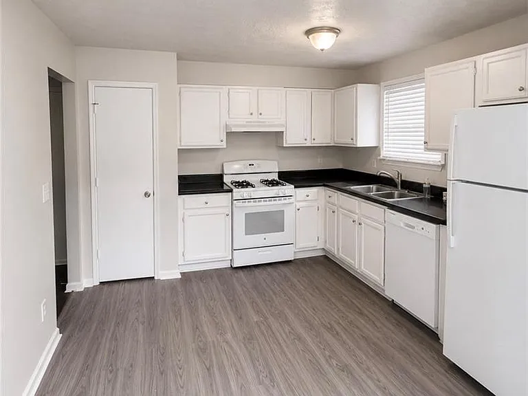 5571 Tunbridge Wells Rd — Photo 6