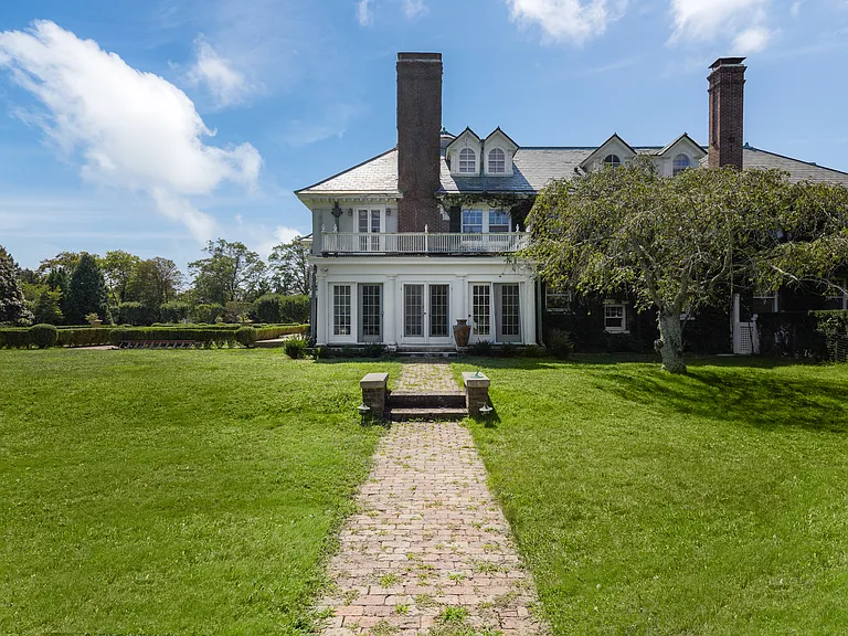 94 Quogue St — Photo 37