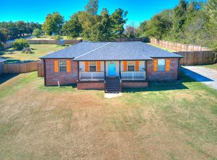 703 S Acres Dr, Midwest City, OK 73130