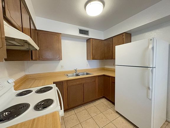 5th image of 4221 Plaza Oro Loma #1BA-1157SQFT