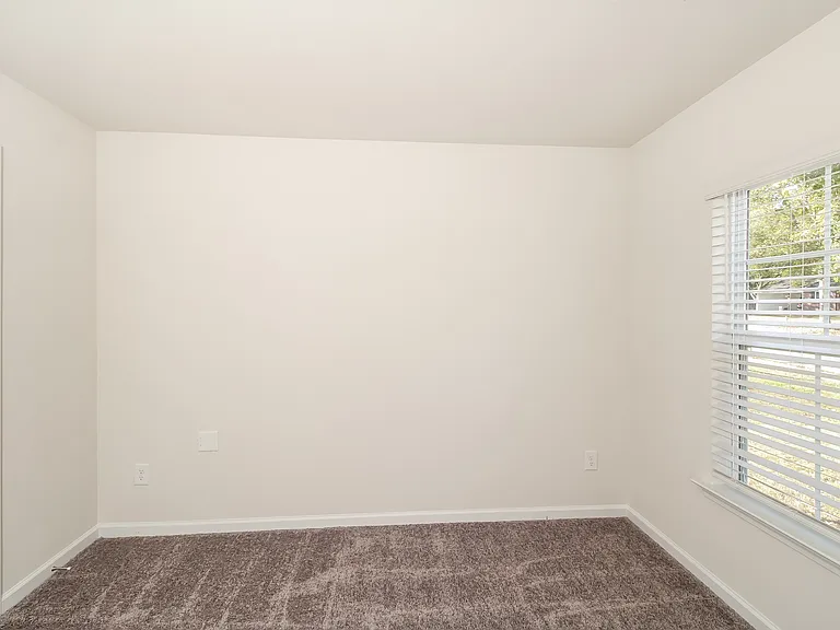 1304 Gardner St — Photo 11