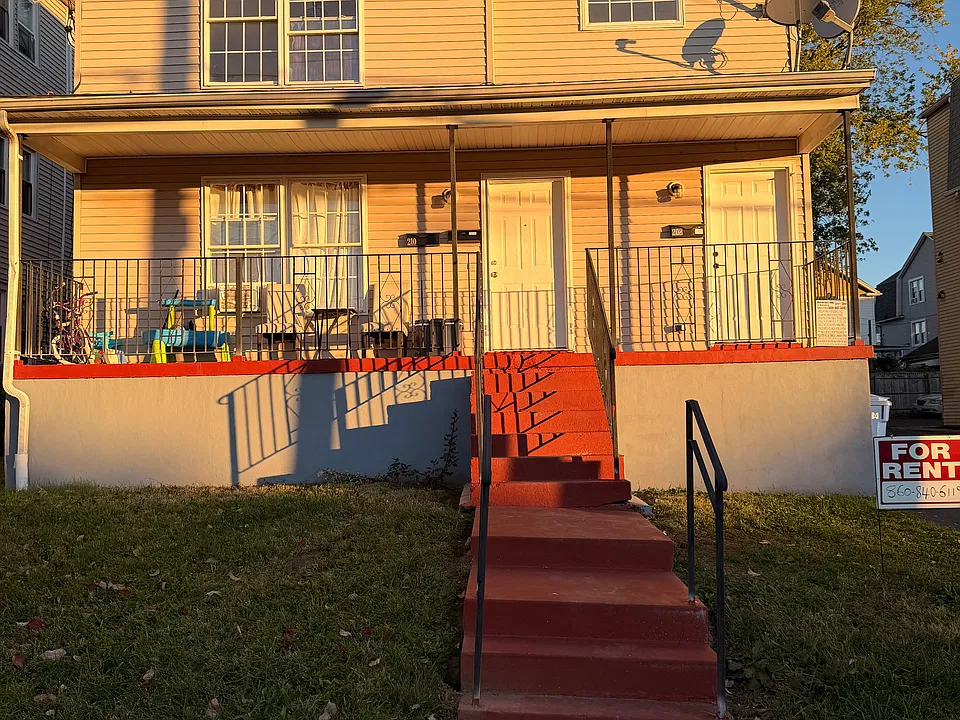 210 South St #2