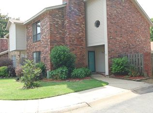 24 Hampshire Cir, Little Rock, AR 72212