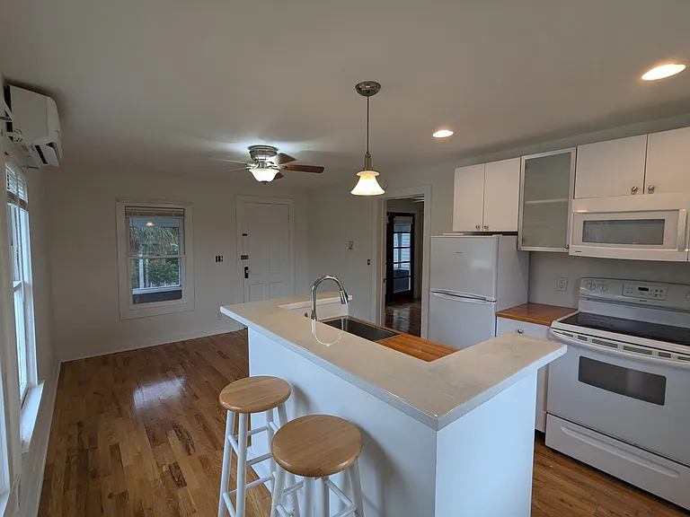 127 S Peninsula Dr #4 — Photo 7