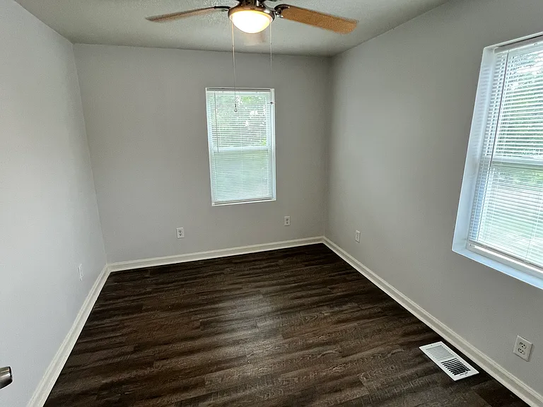 3609 E 27th St — Photo 11