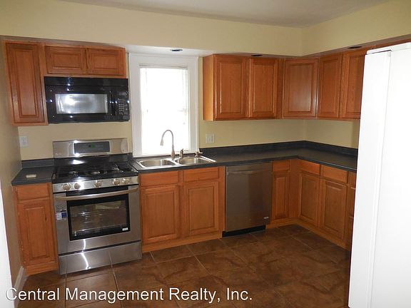 5th image of 1006 S 36th St