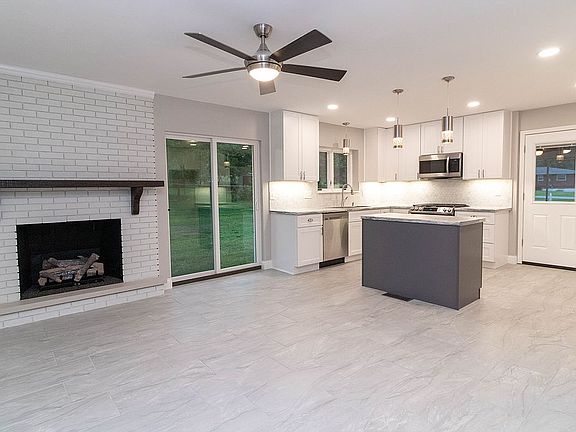 5th image of 10621 Roanna Ln