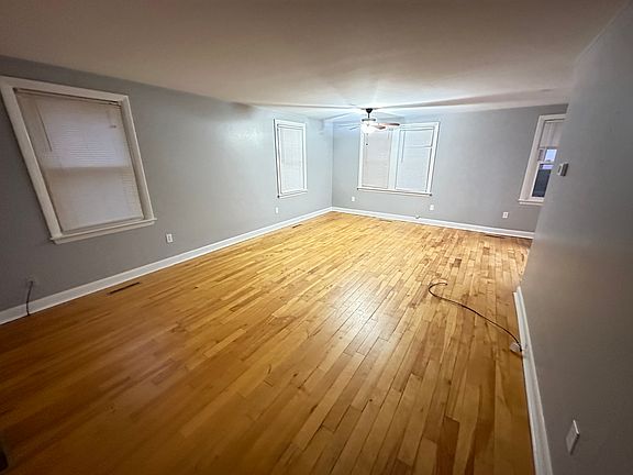 5th image of 176 Columbia Ave