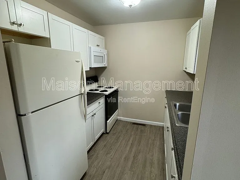 419 Britton — Photo 9