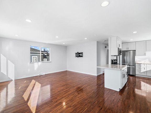 2nd image of 1315 W Nevada Pl #A