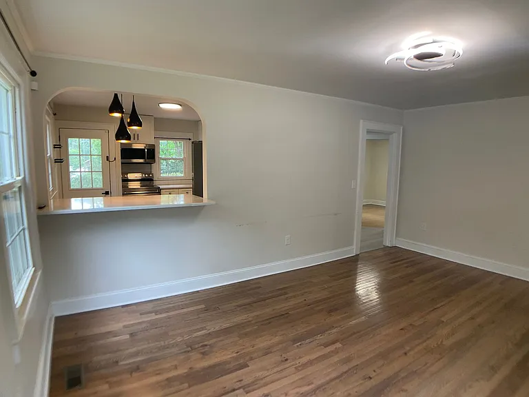 1015 Washington St — Photo 6