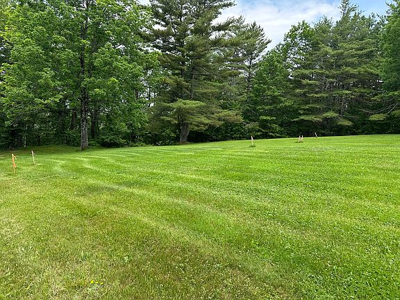 3rd image of 3 Weaver Farm Rd