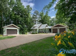 291 Clairvaux Dr, Scottsboro, AL 35769