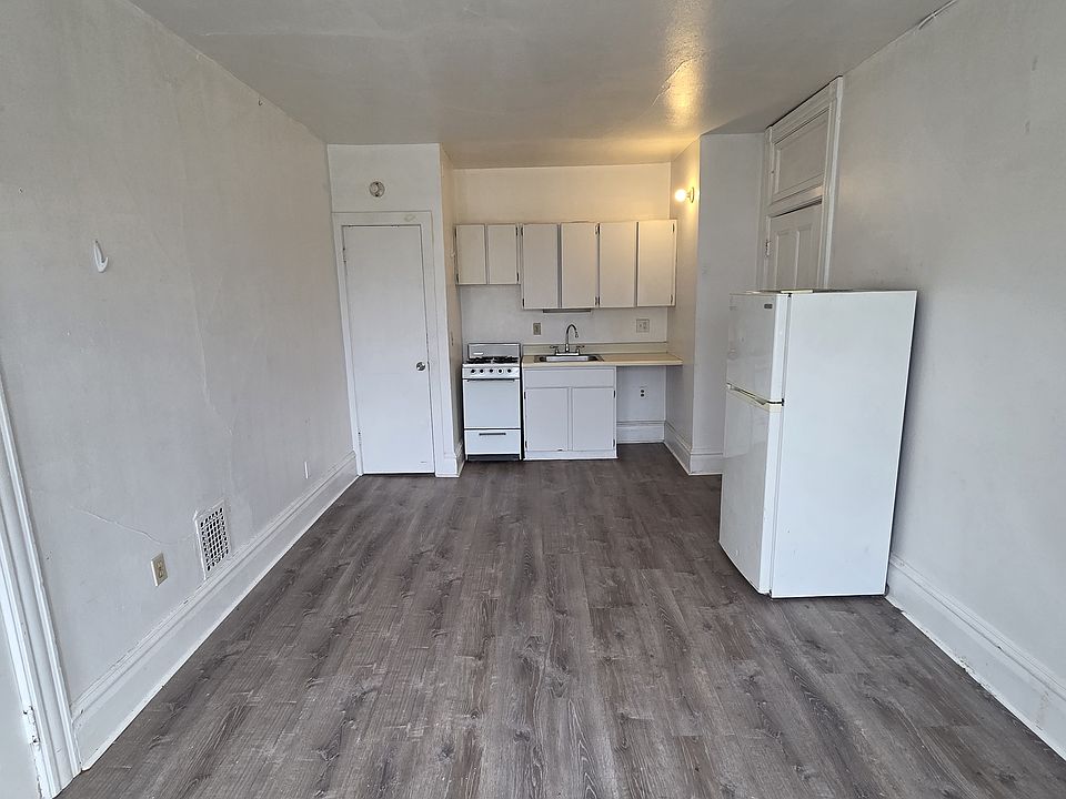 2nd image of 320 S River St APT 2