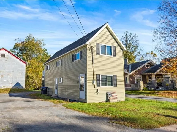 6821 McAlpine St, Lyons Falls, NY 13368