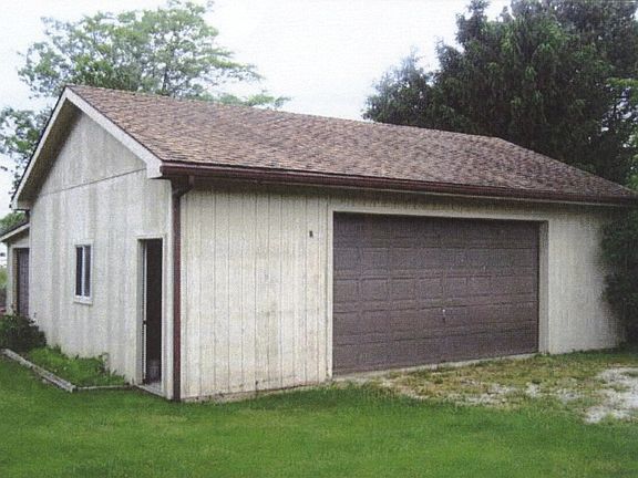 Separate large garage