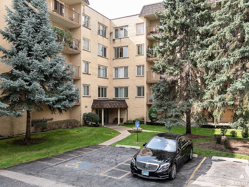 1st image of 4106 N Narragansett Ave APT 202