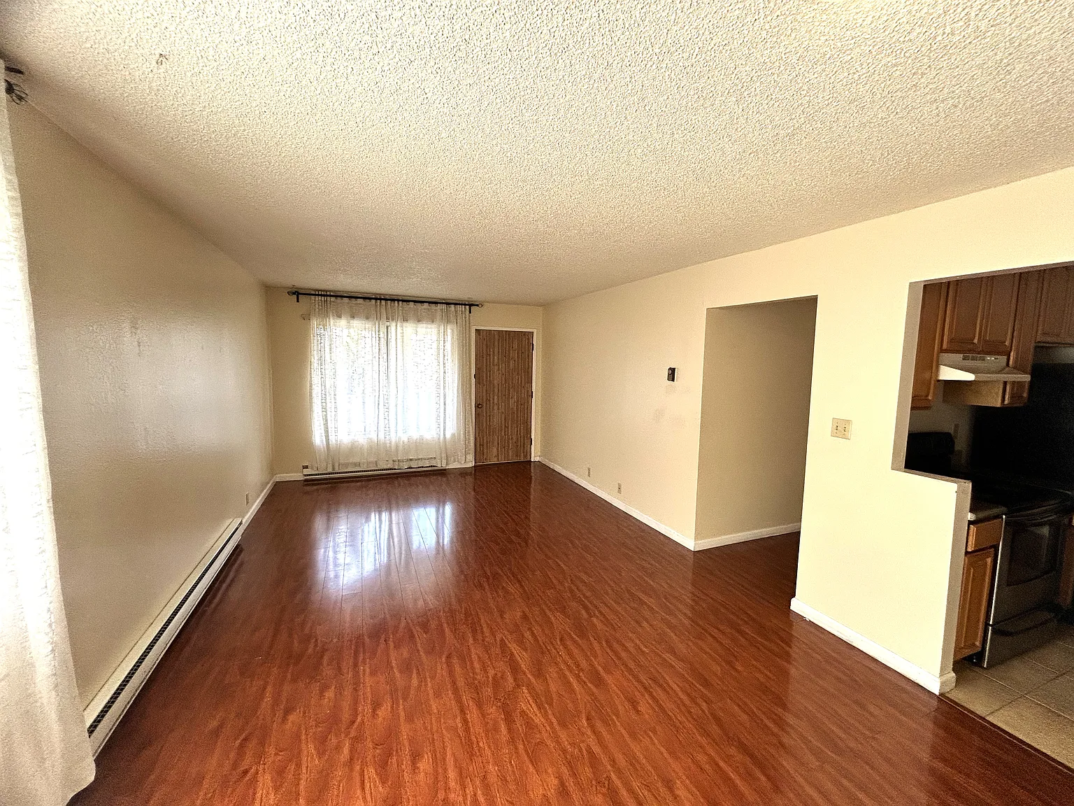 2 bed, 850 sqft, $2,680 — Photo 4