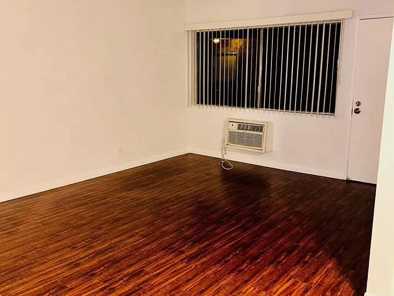 19925 Roscoe Blvd #213 — Photo 3