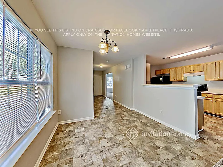 1320 Eastway Dr — Photo 10