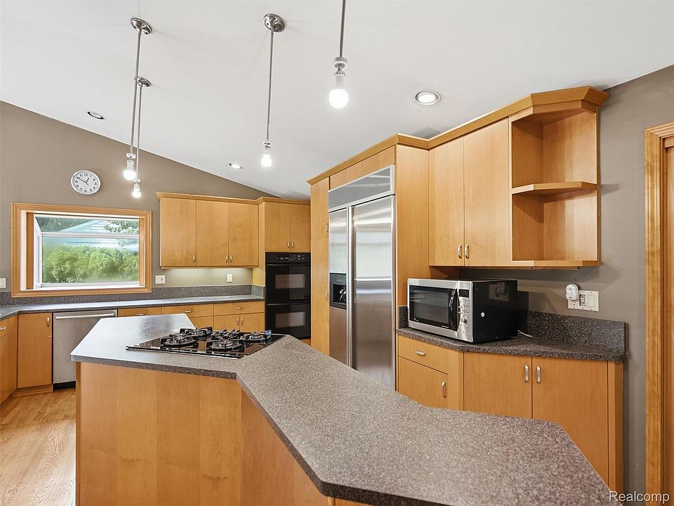 4430 Queens Way, photo 12
